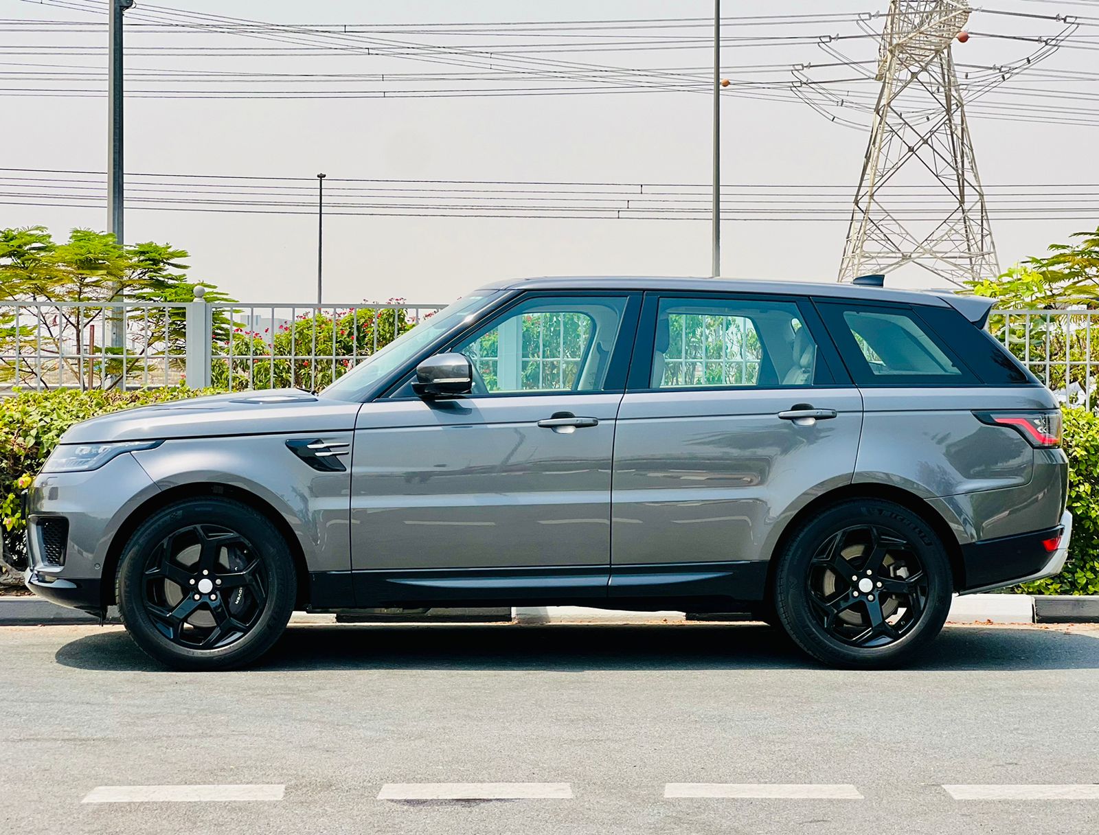 Gallery image of  {"id":123,"name":"Range Rover","company_id":37,"type_id":1,"created_at":"2025-02-06T17:53:17.000000Z","updated_at":"2025-02-06T17:53:17.000000Z"}